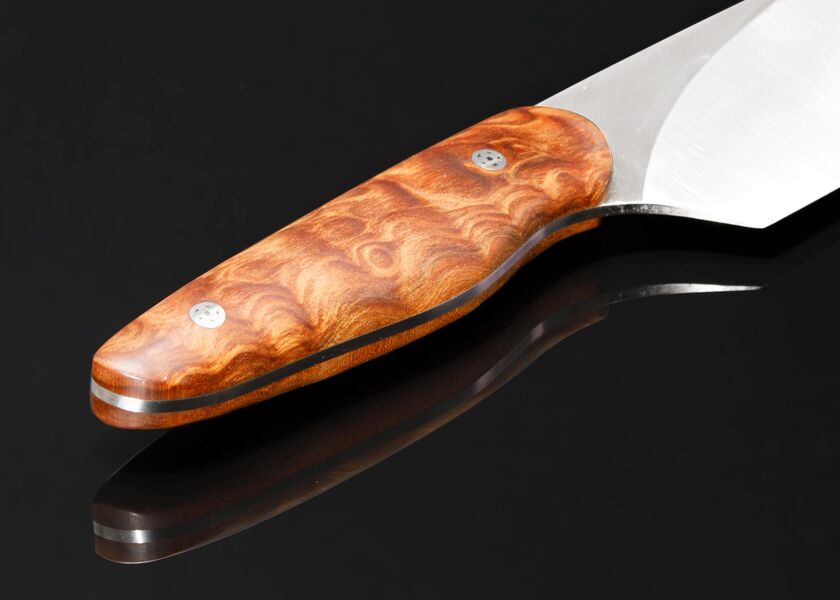 Evolution chef 198mm blade with quilted maple handle close up